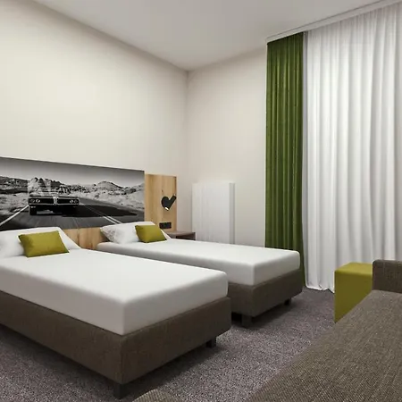 Highway Hotel 3*