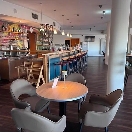 Ξενοδοχείο Highway 3*