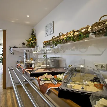 Ξενοδοχείο Highway 3*