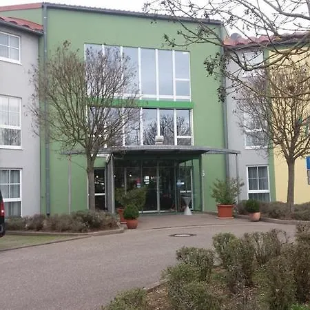 Hotel Highway