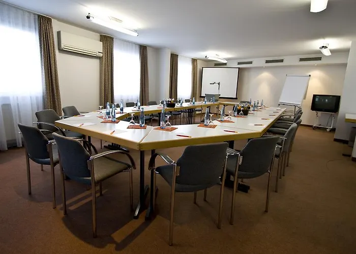 هاي وي فندق هيربلتسهايم