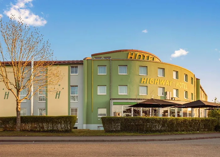 Highway Hotel 3*
