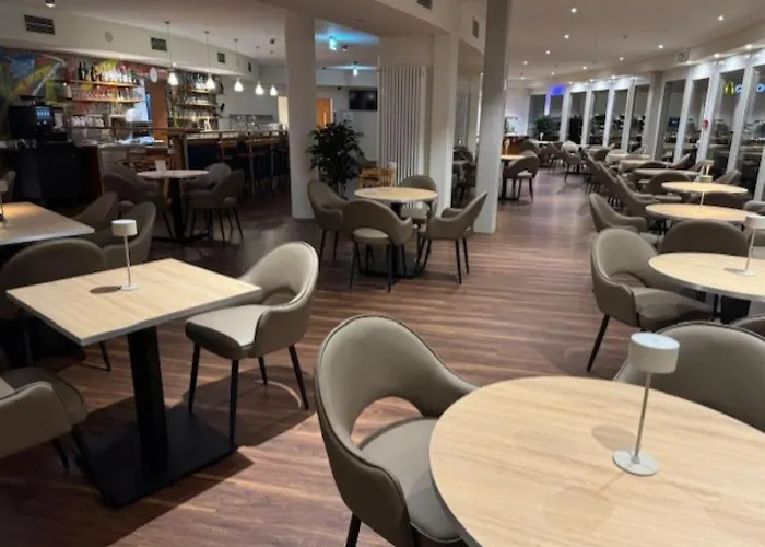 هاي وي فندق هيربلتسهايم