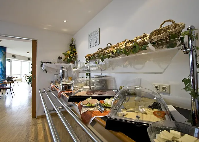 فندق هاي وي 3*